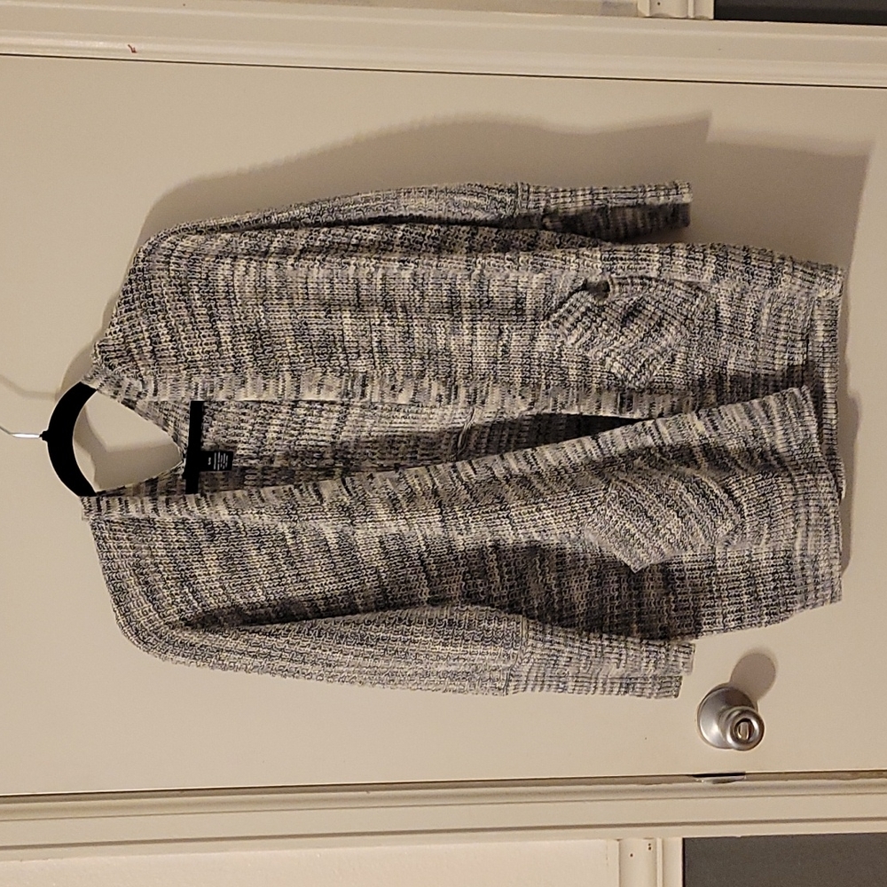 Size S/M Rue 21 Cardigan with pockets!